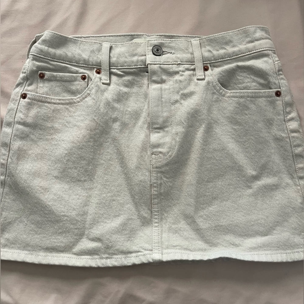 Abercrombie & Fitch Mid rise Denim Skirt